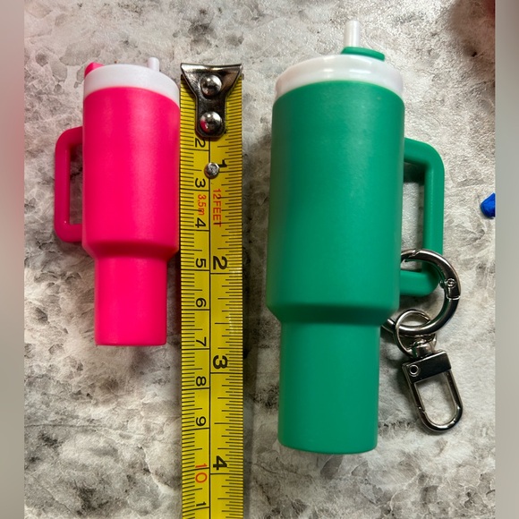 Dark Pink Cup Keychain - Picture 2 of 3